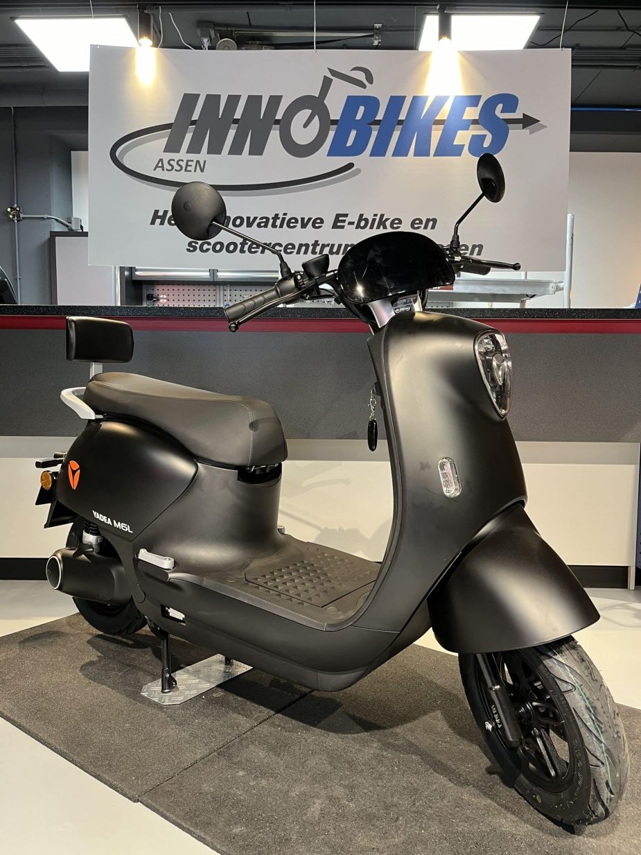 Yadea M6L Zwart Aktie Model NIEUW