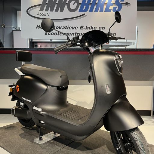 Yadea M6L Zwart Aktie Model NIEUW