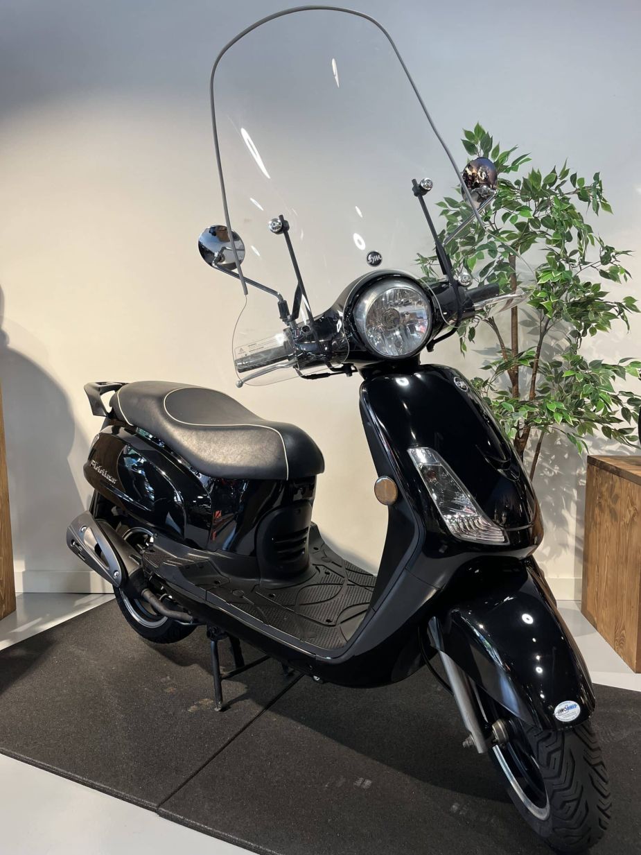 SYM Fiddle II Zwart Glans